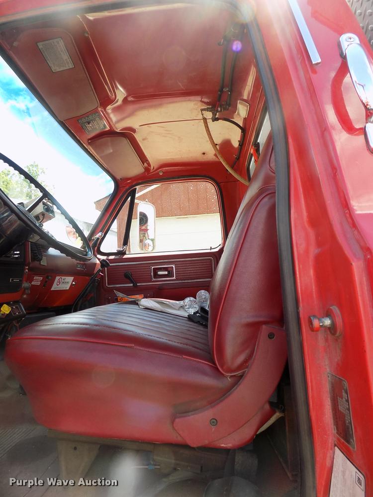 image for item DC4986 1980 GMC 7000 fire truck