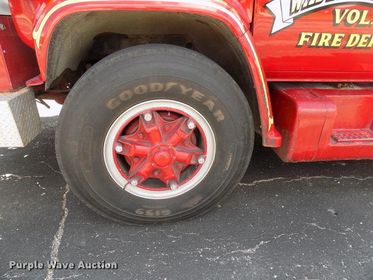 image for item DC4986 1980 GMC 7000 fire truck