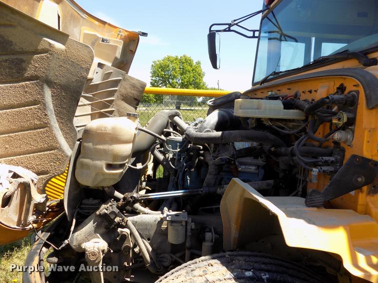 image for item DC7228 2007 International CE school bus