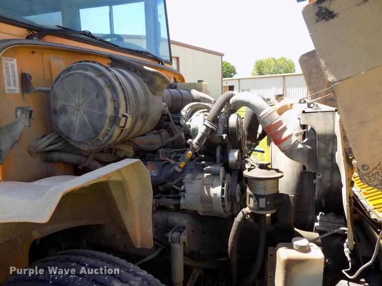 image for item DC7228 2007 International CE school bus