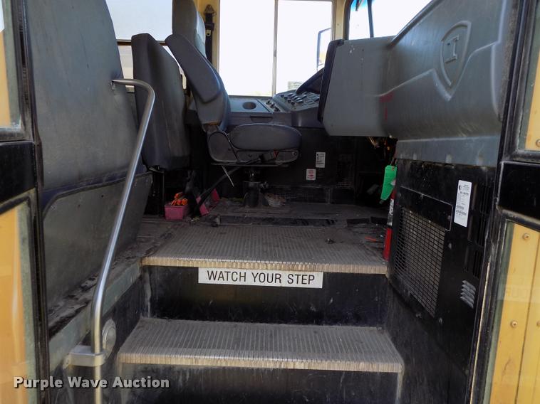 image for item DC7228 2007 International CE school bus