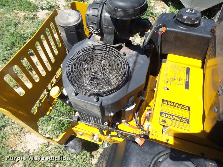 image for item DE9076 Hustler Mini Z ZTR lawn mower