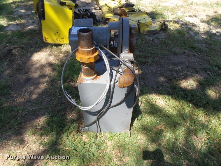 image for item DE9082 Lawn and garden equipment