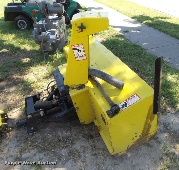 image for item DE9082 Lawn and garden equipment
