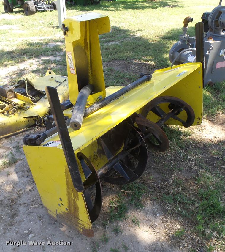 image for item DE9082 Lawn and garden equipment