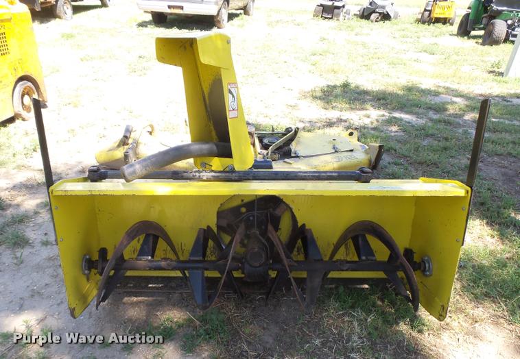 image for item DE9082 Lawn and garden equipment