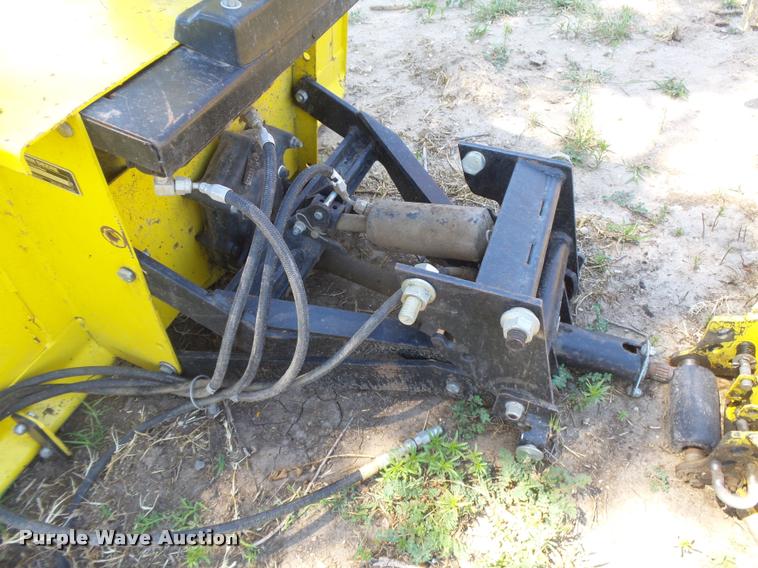 image for item DE9082 Lawn and garden equipment