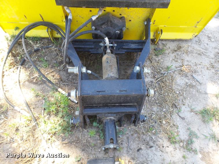 image for item DE9082 Lawn and garden equipment