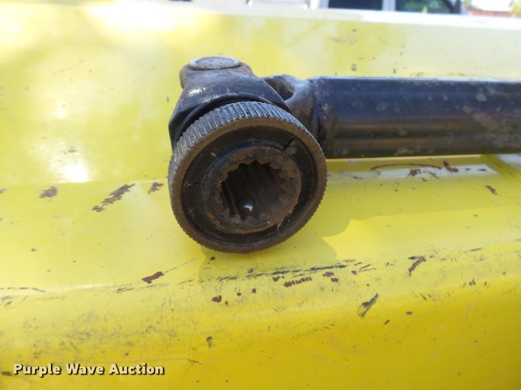 image for item DE9082 Lawn and garden equipment