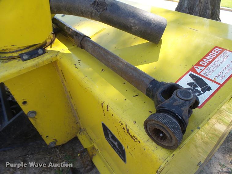 image for item DE9082 Lawn and garden equipment