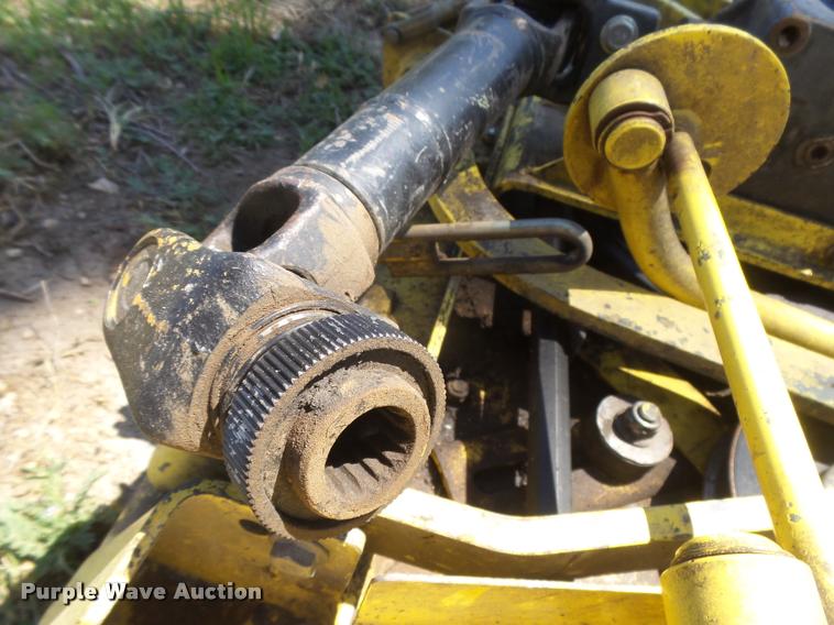 image for item DE9082 Lawn and garden equipment