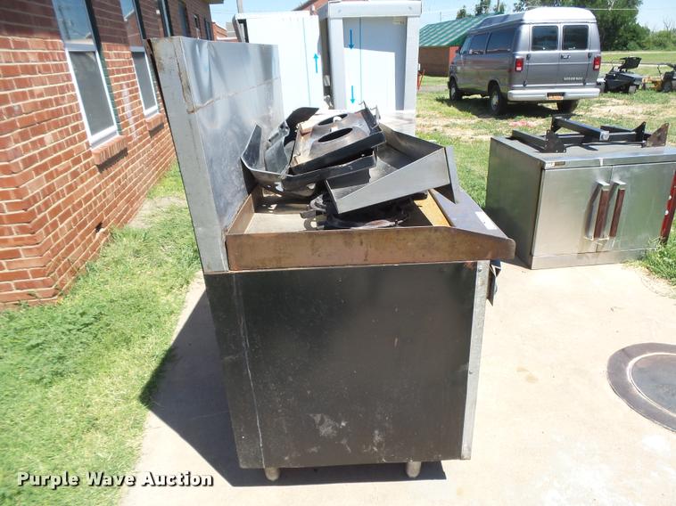 image for item DE9083 Restaurant equipment