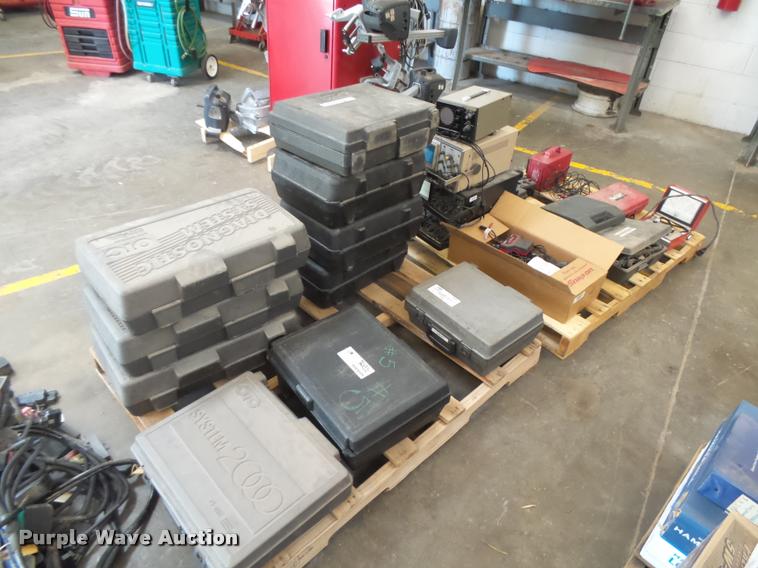 image for item DE9090 Automotive diagnostic equipment and test leads