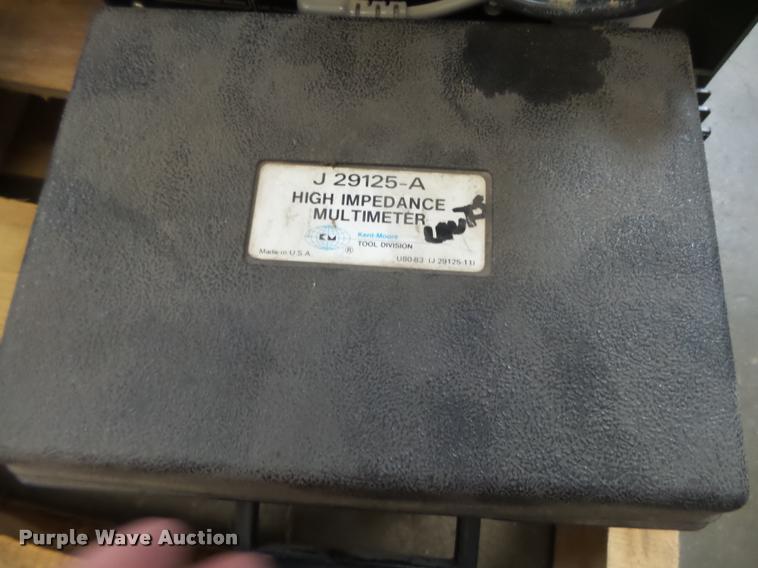 image for item DE9090 Automotive diagnostic equipment and test leads