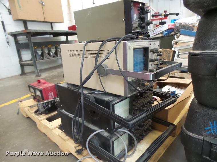 image for item DE9090 Automotive diagnostic equipment and test leads