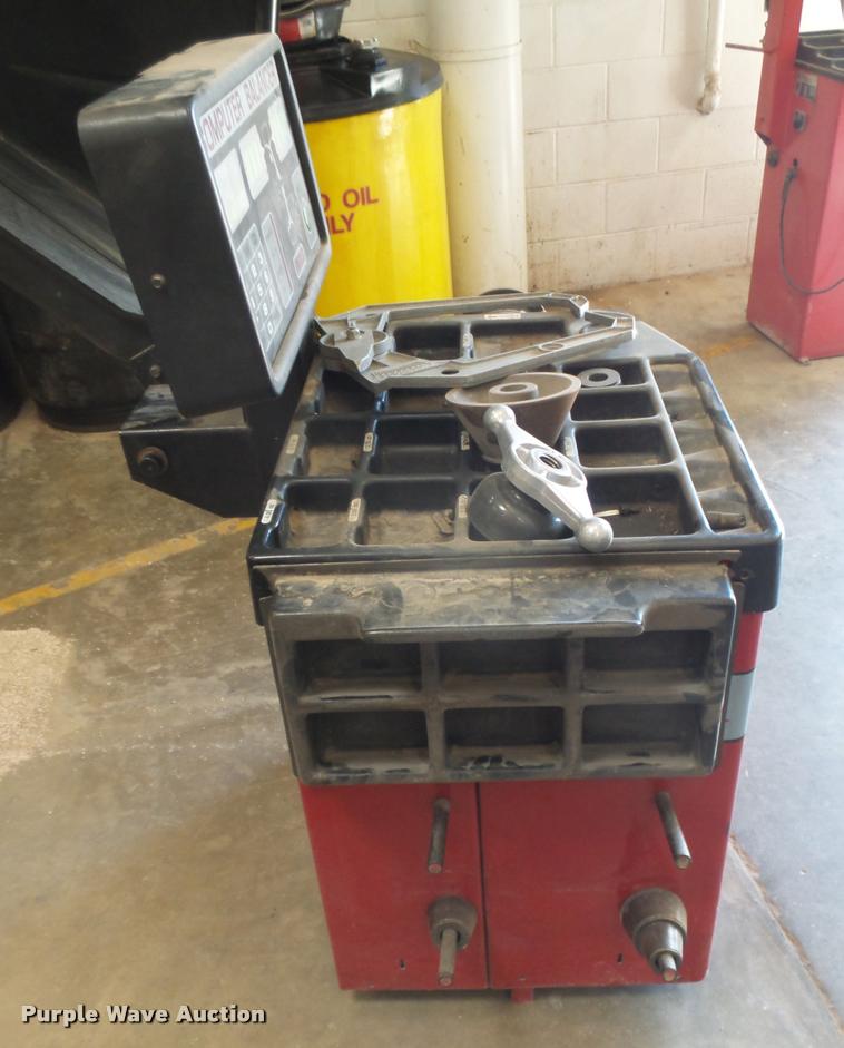 image for item DE9099 (2) balancers