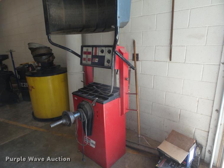 image for item DE9099 (2) balancers