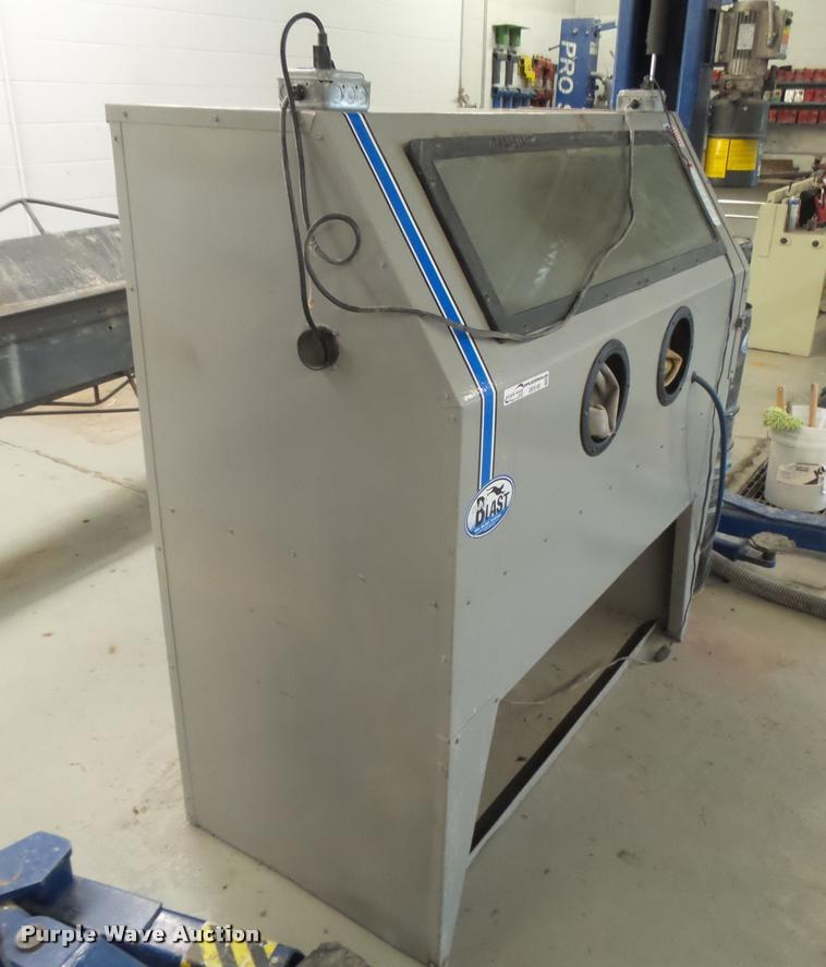 image for item DE9100 Skat Blast dry blast cabinet