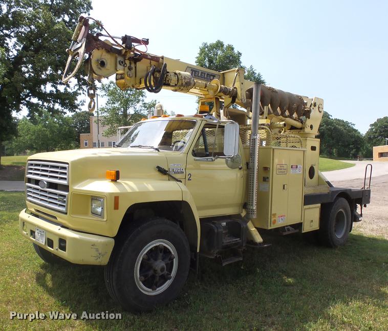 image for item DH9665 1990 Ford F800 digger derrick truck