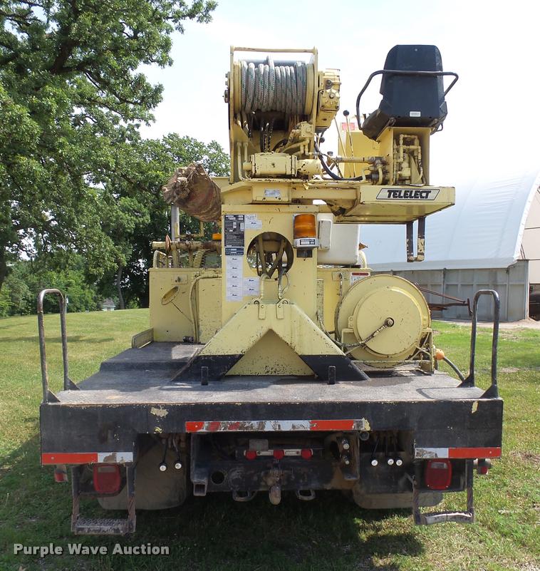 image for item DH9665 1990 Ford F800 digger derrick truck