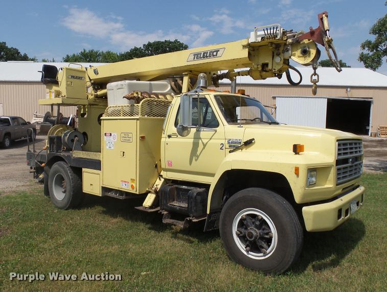 image for item DH9665 1990 Ford F800 digger derrick truck