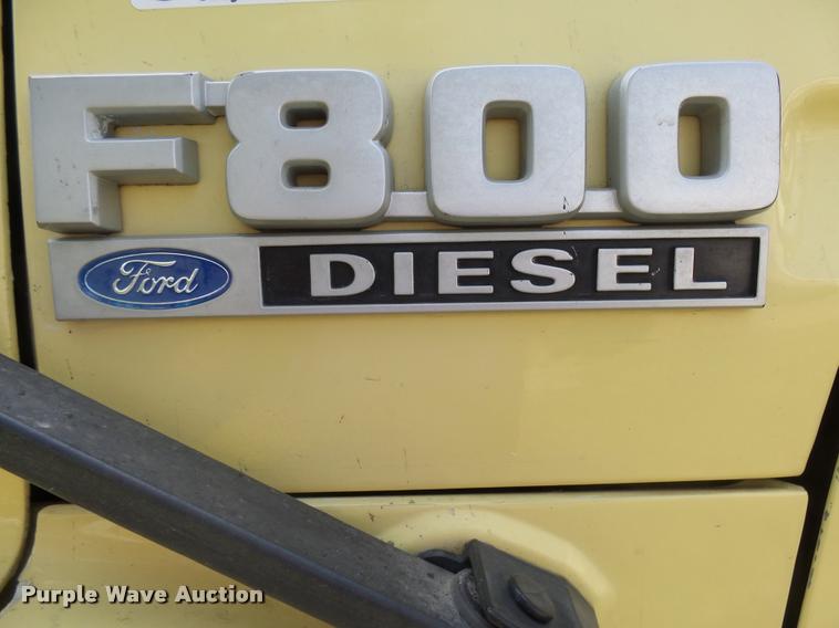 image for item DH9665 1990 Ford F800 digger derrick truck