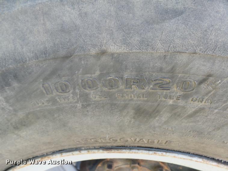 image for item DH9665 1990 Ford F800 digger derrick truck