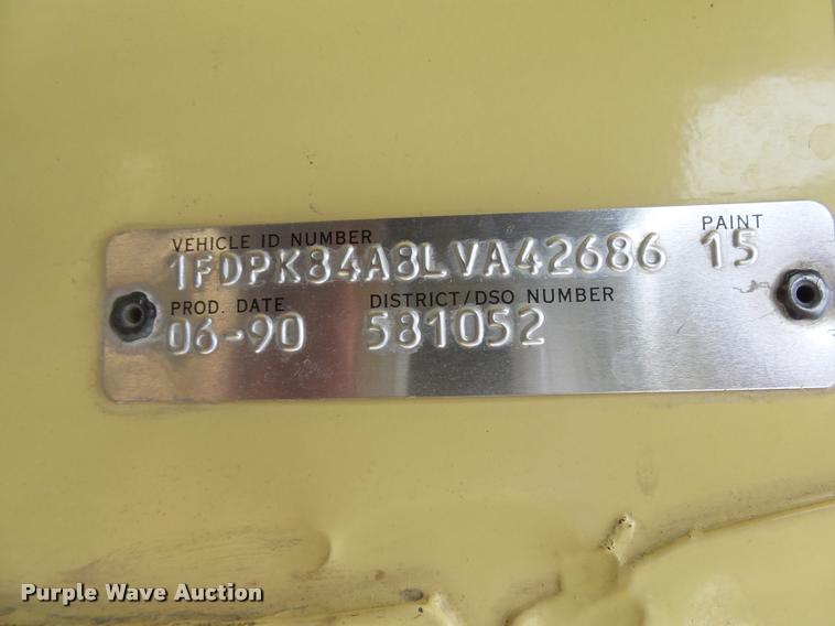 image for item DH9665 1990 Ford F800 digger derrick truck