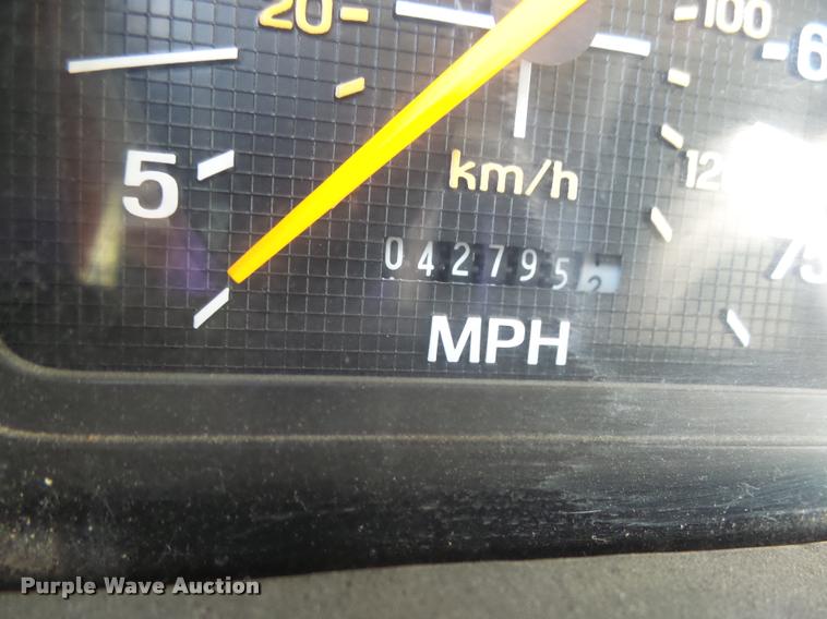 image for item DH9665 1990 Ford F800 digger derrick truck