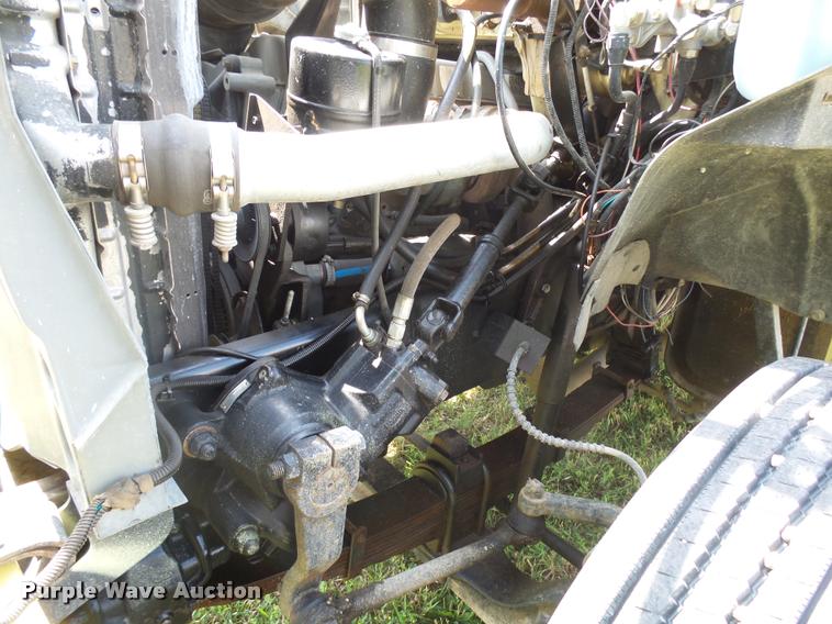 image for item DH9665 1990 Ford F800 digger derrick truck