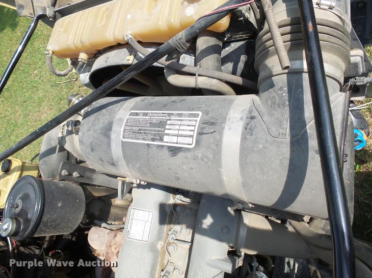 image for item DH9665 1990 Ford F800 digger derrick truck