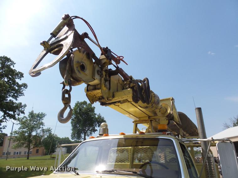 image for item DH9665 1990 Ford F800 digger derrick truck