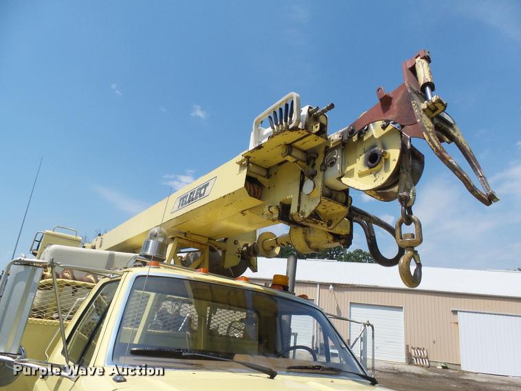 image for item DH9665 1990 Ford F800 digger derrick truck