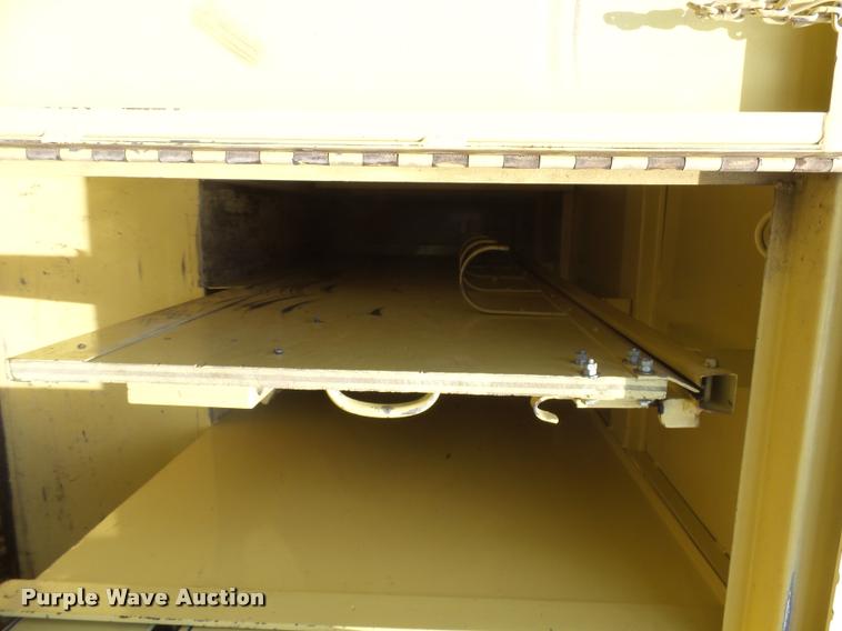 image for item DH9665 1990 Ford F800 digger derrick truck