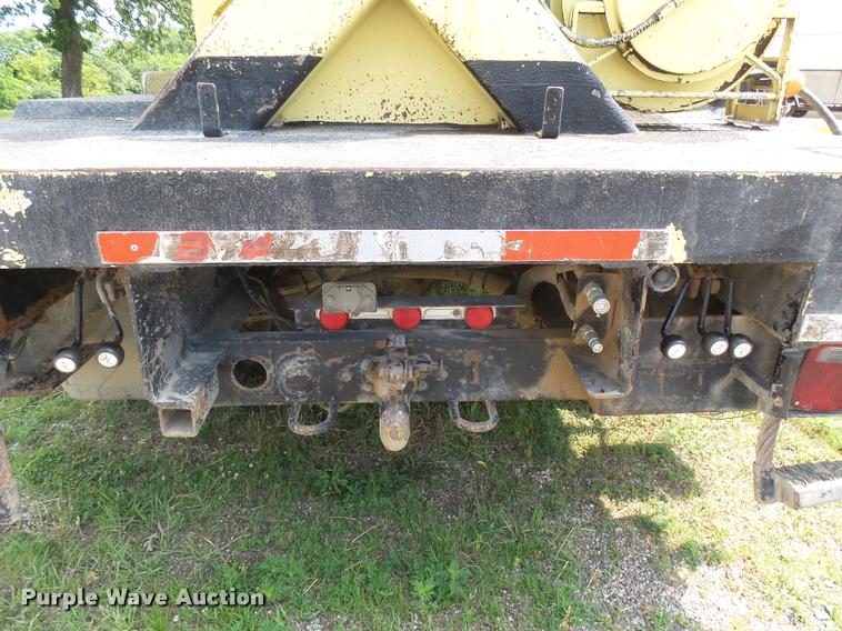 image for item DH9665 1990 Ford F800 digger derrick truck