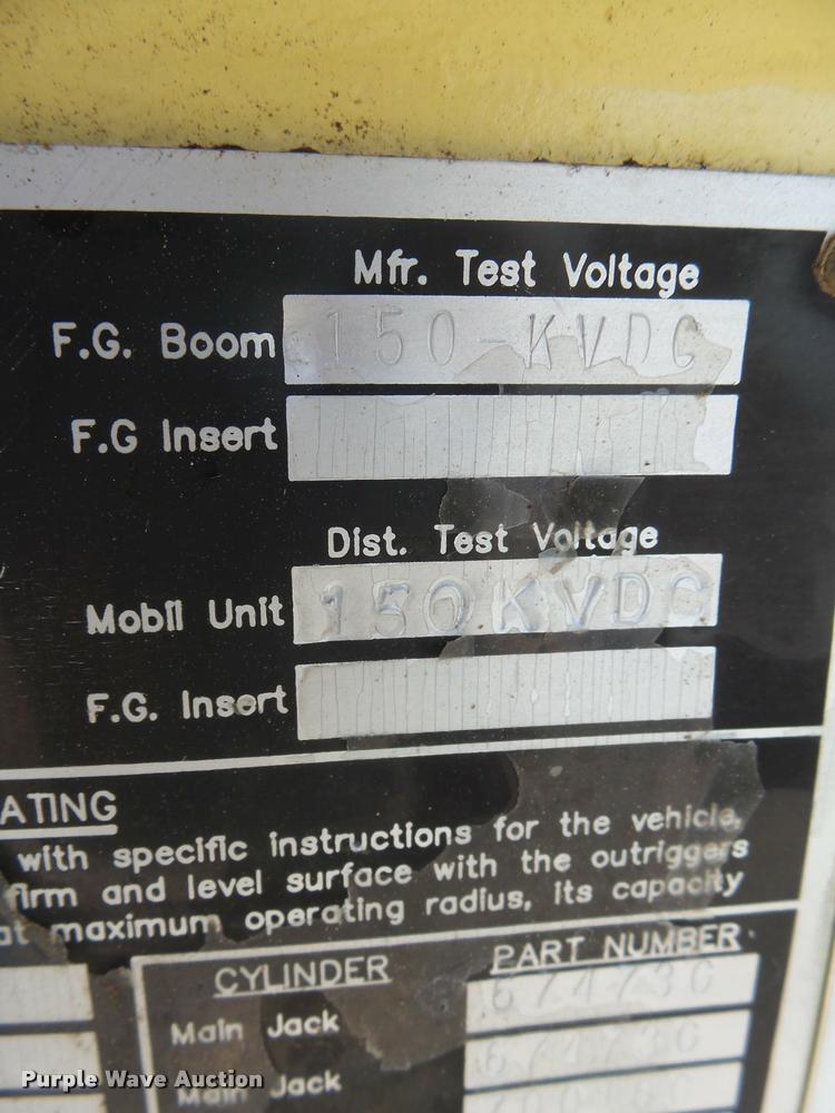 image for item DH9665 1990 Ford F800 digger derrick truck