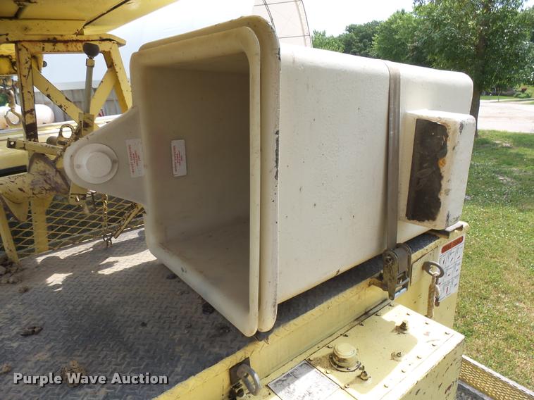 image for item DH9665 1990 Ford F800 digger derrick truck