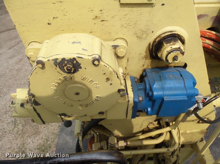 image for item DH9665 1990 Ford F800 digger derrick truck