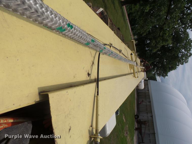 image for item DH9665 1990 Ford F800 digger derrick truck