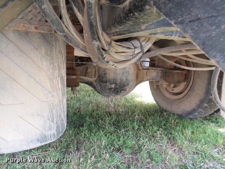 image for item DH9665 1990 Ford F800 digger derrick truck