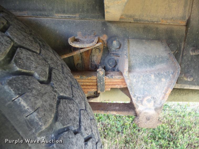 image for item DH9665 1990 Ford F800 digger derrick truck