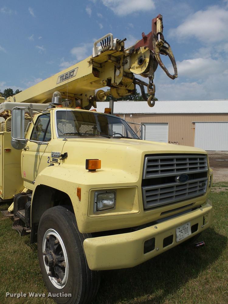 image for item DH9665 1990 Ford F800 digger derrick truck