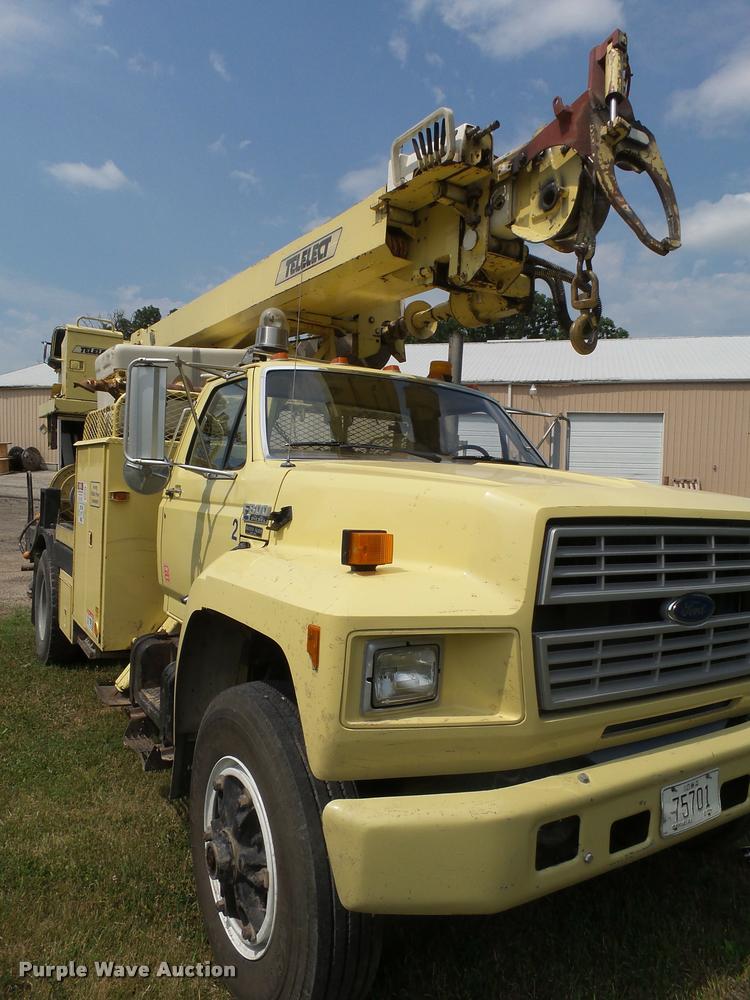 image for item DH9665 1990 Ford F800 digger derrick truck