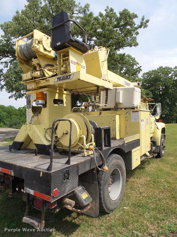 image for item DH9665 1990 Ford F800 digger derrick truck