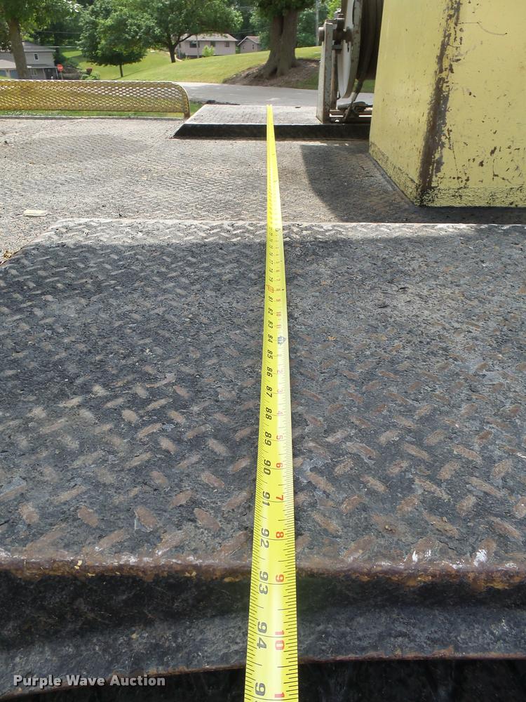 image for item DH9665 1990 Ford F800 digger derrick truck