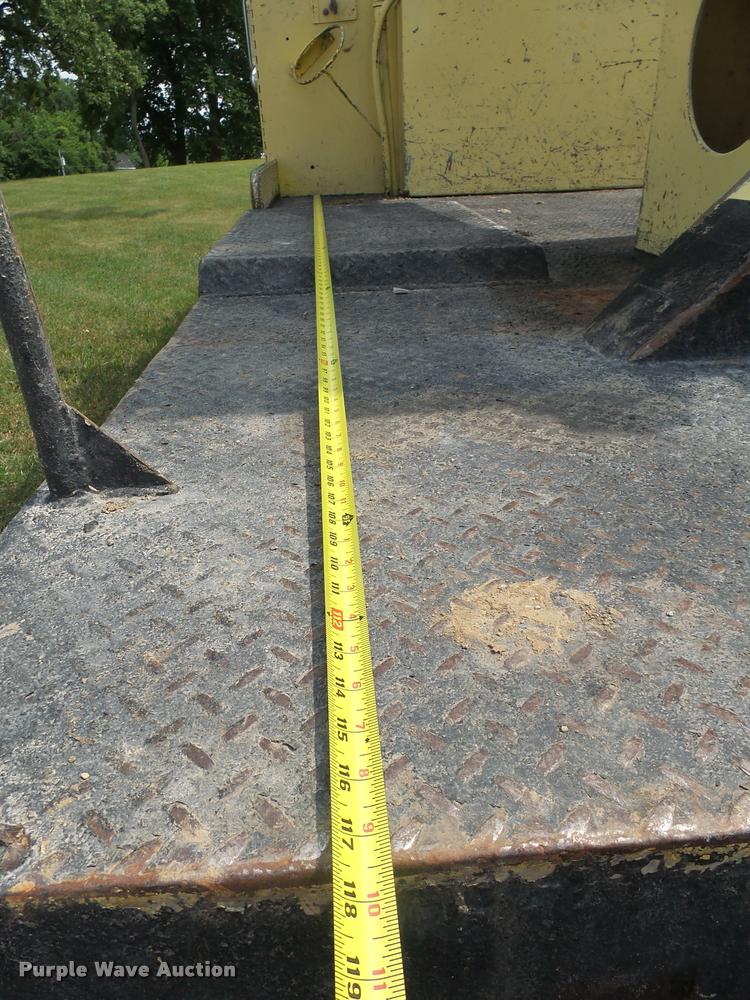 image for item DH9665 1990 Ford F800 digger derrick truck