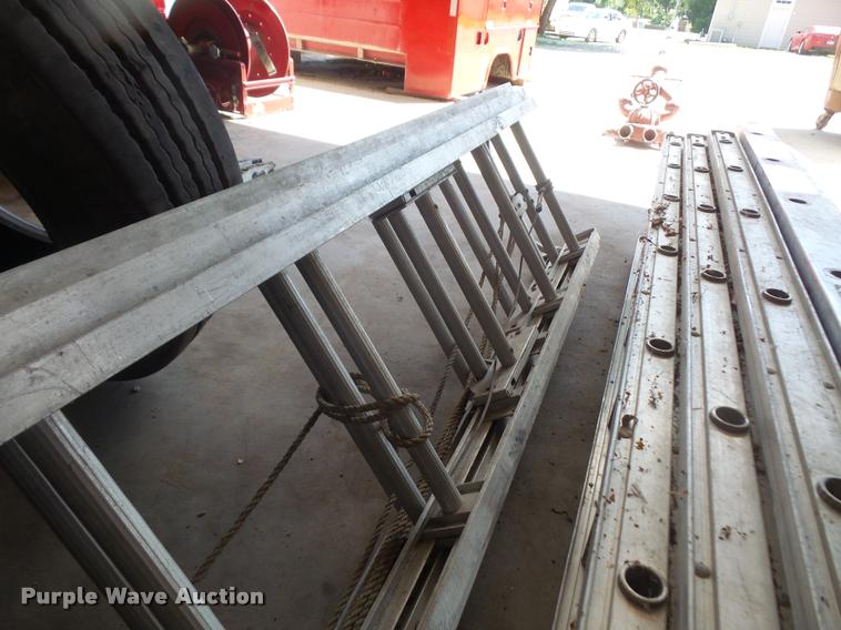 image for item DK9491 (3) aluminum extension ladders