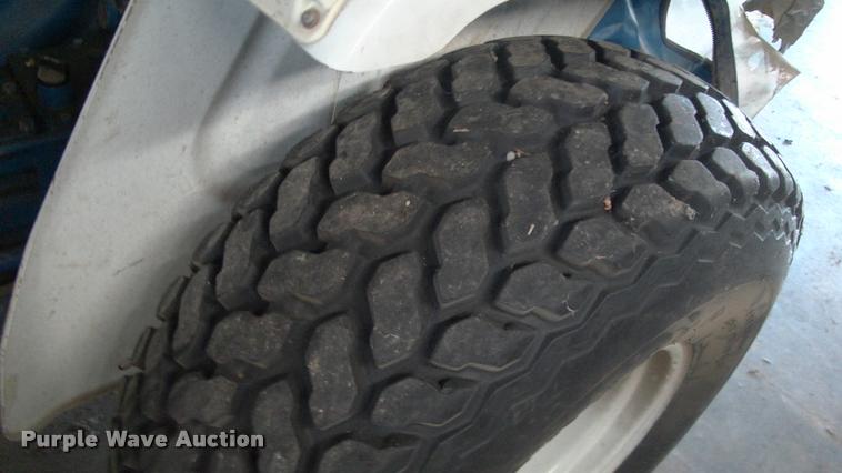 image for item DK9652 1983 Ford 1510 tractor