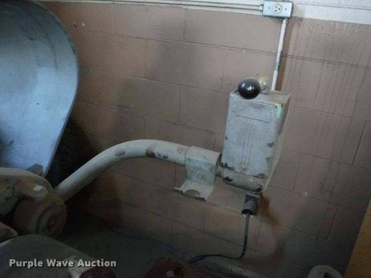 image for item DL9505 South Bend metal lathe