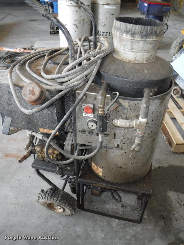 Allied steam pressure washer in Saint Joseph, MO Item DL9510 sold